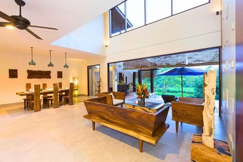 Luxury 4BR Private Pool ZN04 Villa in Tampaksiring