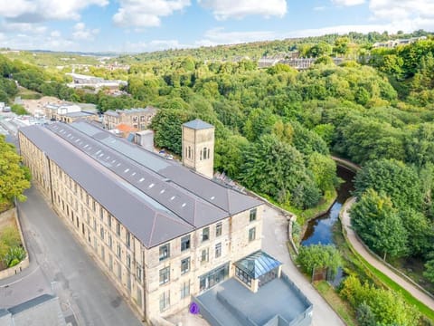 Hayy ApartHotels Stanley Mills Apartment in Huddersfield
