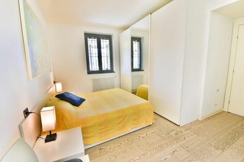 Villetta con Terrazzo, posto auto e vista mare Villa in Loano