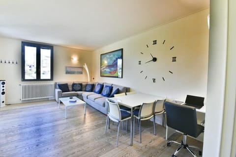 Villetta con Terrazzo, posto auto e vista mare Villa in Loano