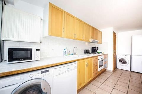 House near Paris distant view to Eiffel Tower Vacation rental in Puteaux