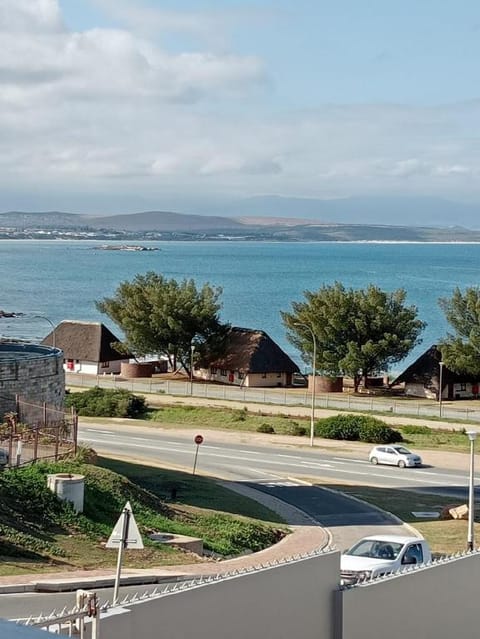 Perfect place to be, to relax and unwind sea view  Apartment in Western Cape
