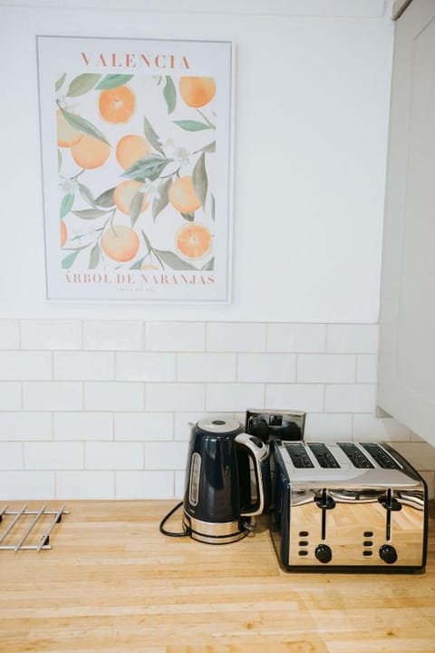 Prime Location | 3-Bed House | Town Centre | Vacation rental in St Helens