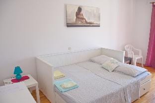 Summersong 2, central and cozy Vacation rental in Novalja