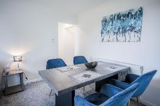 Vista Suite - 3 Bed Apartment - Ocean Breeze Apartment in Wales
