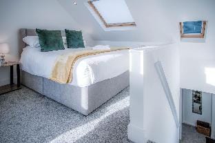 Oasis - 2 Bedroom Apartment - Ocean Breeze Apartment in Wales