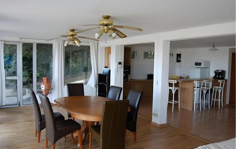 Paris-Suresnes, 120m2, view on Eiffel tower, 5km Apartment in Puteaux