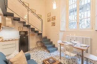 Cinque Giornate 70 Suites Apartment in Como