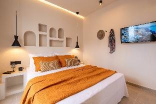 Genuin Greek hospitality Villa in Santorini