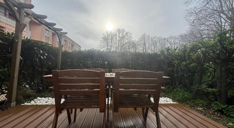 F2 avec Terasse, Parking gratuit Apartment in Montigny-le-Bretonneux