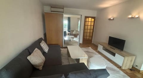 F2 avec Terasse, Parking gratuit Apartment in Montigny-le-Bretonneux