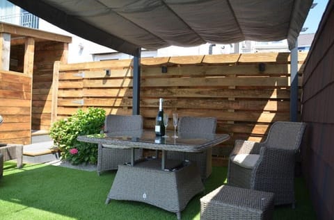 Pabell Pren Glamping by Aberporth Beach Holidays Luxury tent in Wales