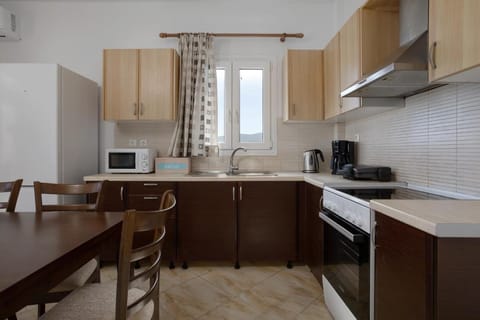 Altamira Holiday Apartment - 6 people, veranda with views Apartment in Zakynthos