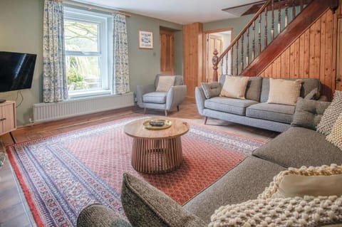 Hill House - 4 Bedroom Holiday Home - Llanrhidian Vacation rental in Wales