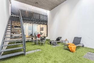 Apartment close to center w/ shared patio & garden Apartment in Barcelona