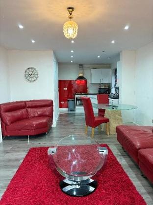 Cheerful 2 Bedroom furnished with Parking Vacation rental in Wycombe District