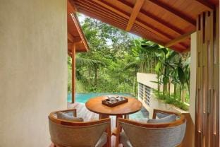 Ambara With Garden View 1 BR Deluxe Suite Y027 Villa in Ubud