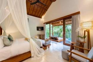 Ambara With Garden View 1 BR Deluxe Suite Y027 Villa in Ubud