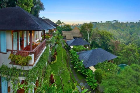Ambara With Garden View 1 BR Deluxe Suite Y027 Villa in Ubud