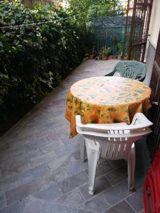 CENTRO  200m dal mare con terrazza e posto auto    Vacation rental in Arenzano