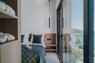 Seafront Luxury Villa with Beach and Pool Villa in Stara Baška