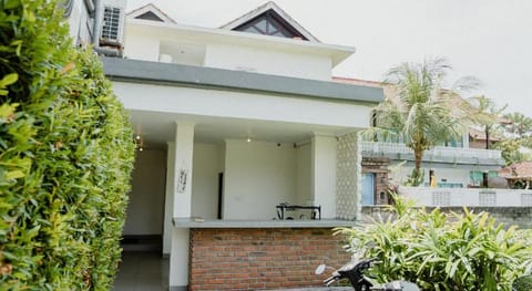 Kayuma Catu Canggu Hotel in North Kuta