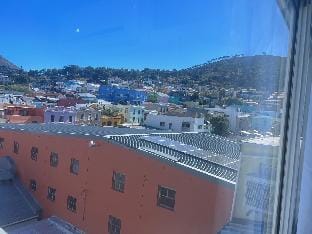 M & B Backpackers Apartment in Cape Town