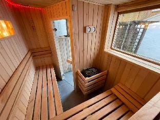 Snowdon Retreat Villa by Seaside Llandudno Villa in Llandudno