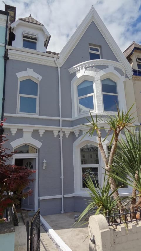 Snowdon Retreat Villa by Seaside Llandudno Villa in Llandudno