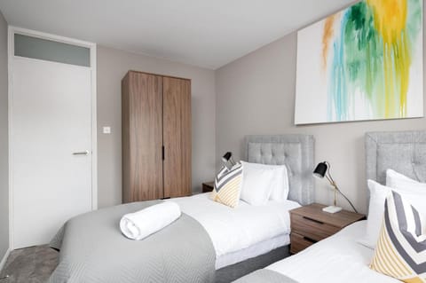 City Stay Apartments - Geldonia Court Bedford Apartment in Bedford