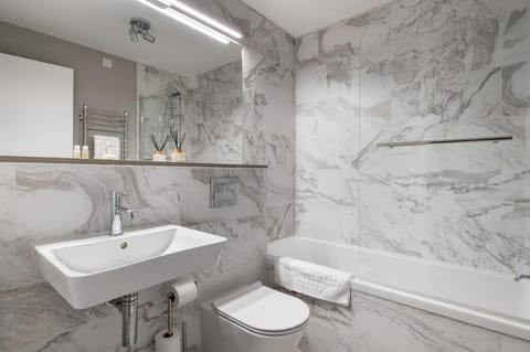 City Stay Apartments - Geldonia Court Bedford Apartment in Bedford