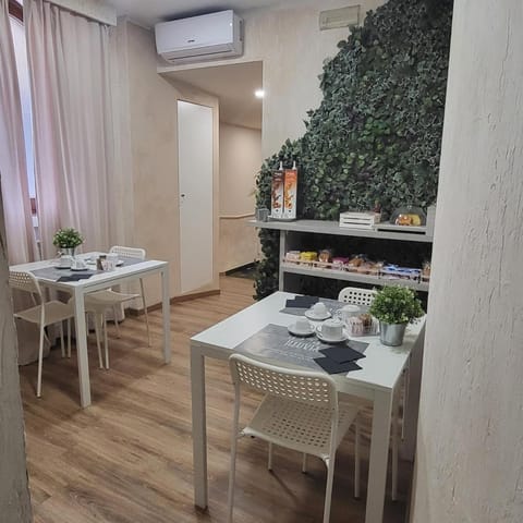 ILLUVIA 2 Bed and Breakfast in Rho