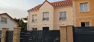 Stains - L'Avenir A Apartment in Île-de-France