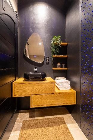 Cave et Spa privatif by XELA Apartment in Bourgogne-Franche-Comté