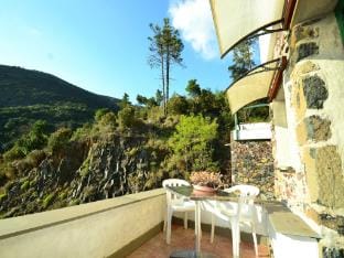 Hillside Retreat Near 5 Terre Vacation rental in Liguria