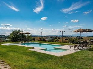 Farmhouse in Tuscany with Pool and Hill Views Villa in Umbria