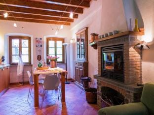 Mansion in Pescaglia near Tuscan Coast Vacation rental in Emilia-Romagna