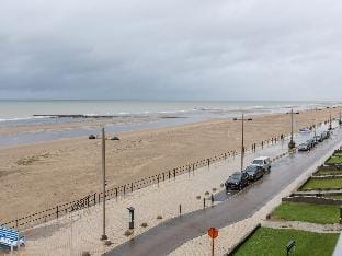 Apartment with a beautiful terrace and sea view Apartment in Middelkerke
