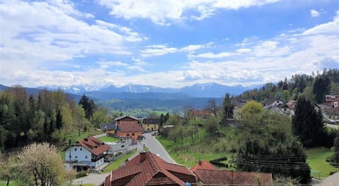 Apartment by Worthersee with Pool Apartment in Techelsberg