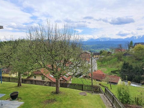 Apartment by Worthersee with Pool Apartment in Techelsberg