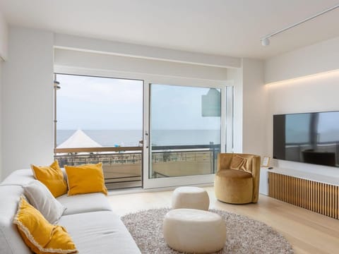 Beautiful apartment with direct sea view Apartment in Middelkerke