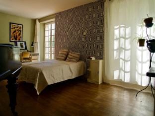 Authentic country house in Tannay with garden Vacation rental in Bourgogne-Franche-Comté