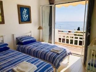Comfortable holiday home with private pool Vacation rental in Eze
