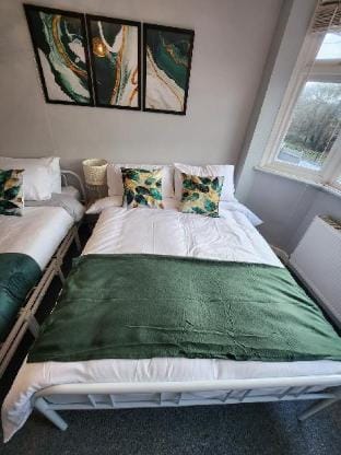 Dale House Vacation rental in Coventry