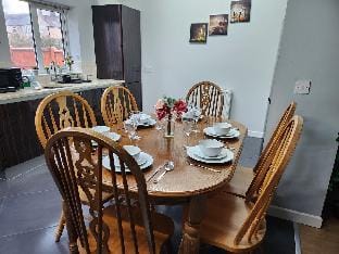 Dale House Vacation rental in Coventry