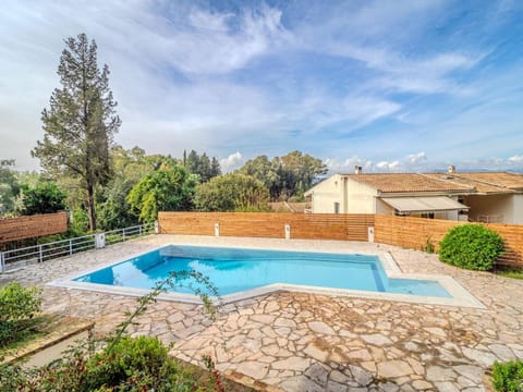 Tilia Tree Luxury apartment - Vast Pool and BBQ Apartment in Corfu