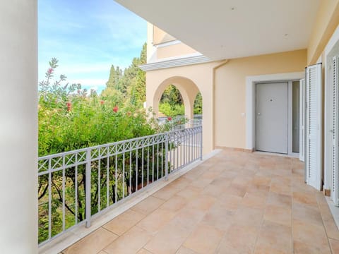Tilia Tree Luxury apartment - Vast Pool and BBQ Apartment in Corfu