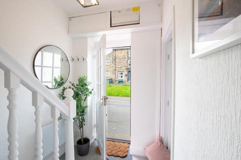 Northern Hideaways Castle Hill View, Bellingham Hotel in Seahouses