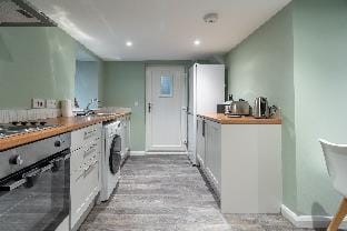 Broom Cottage   Apartment in Lanark