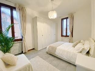 Gris Apartment: Venice-Mestre Apartment in Venice